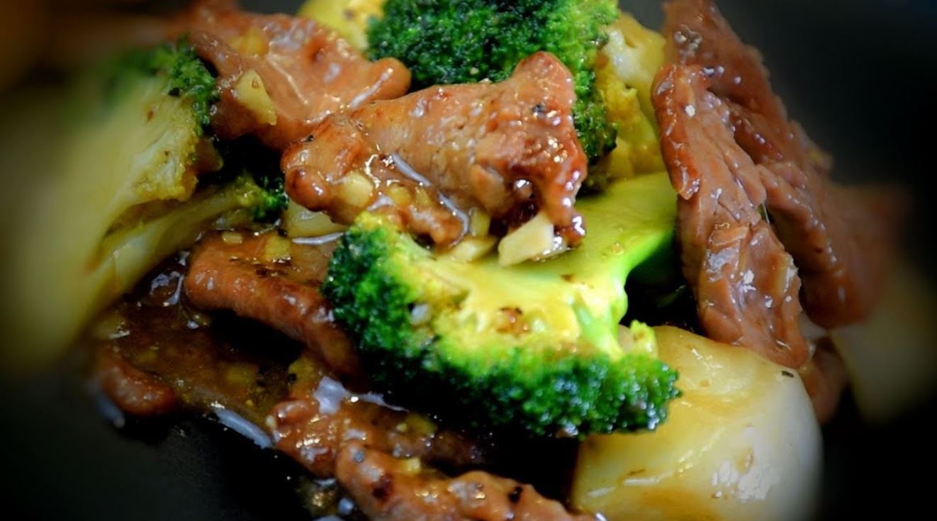 Order Broccoli with Meat food online from T's Thai store, Santa Monica on bringmethat.com