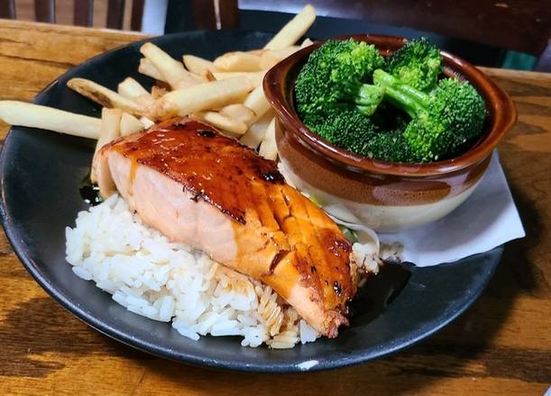 Order Salmon.. food online from Hooley House Sports Pub & Grille store, Akron on bringmethat.com