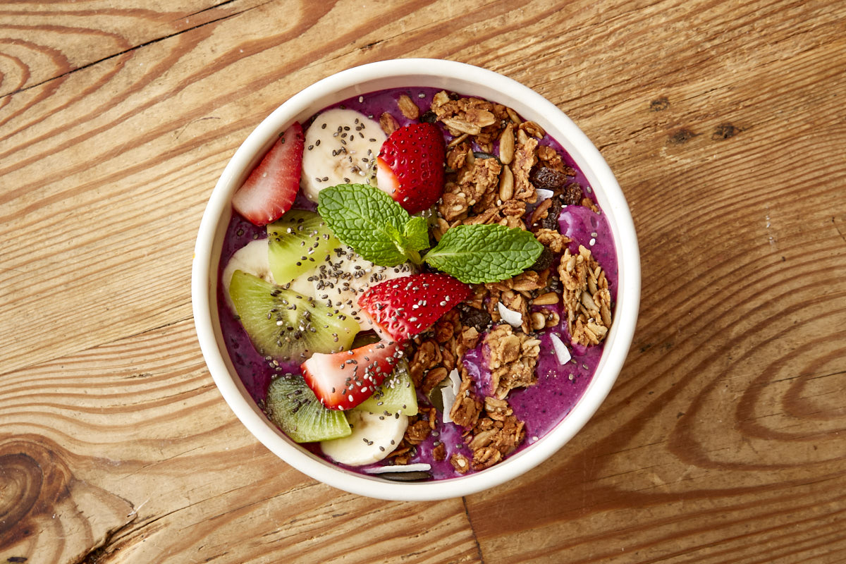 Order Dragon Fruit Smoothie Bowl food online from Le Pain Quotidien store, Los Angeles on bringmethat.com