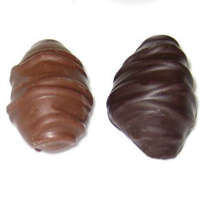 Order 1 lb. Almonds Chocolate food online from Black Eyed Susan Coffee-Candy-Cream & More store, Glyndon on bringmethat.com