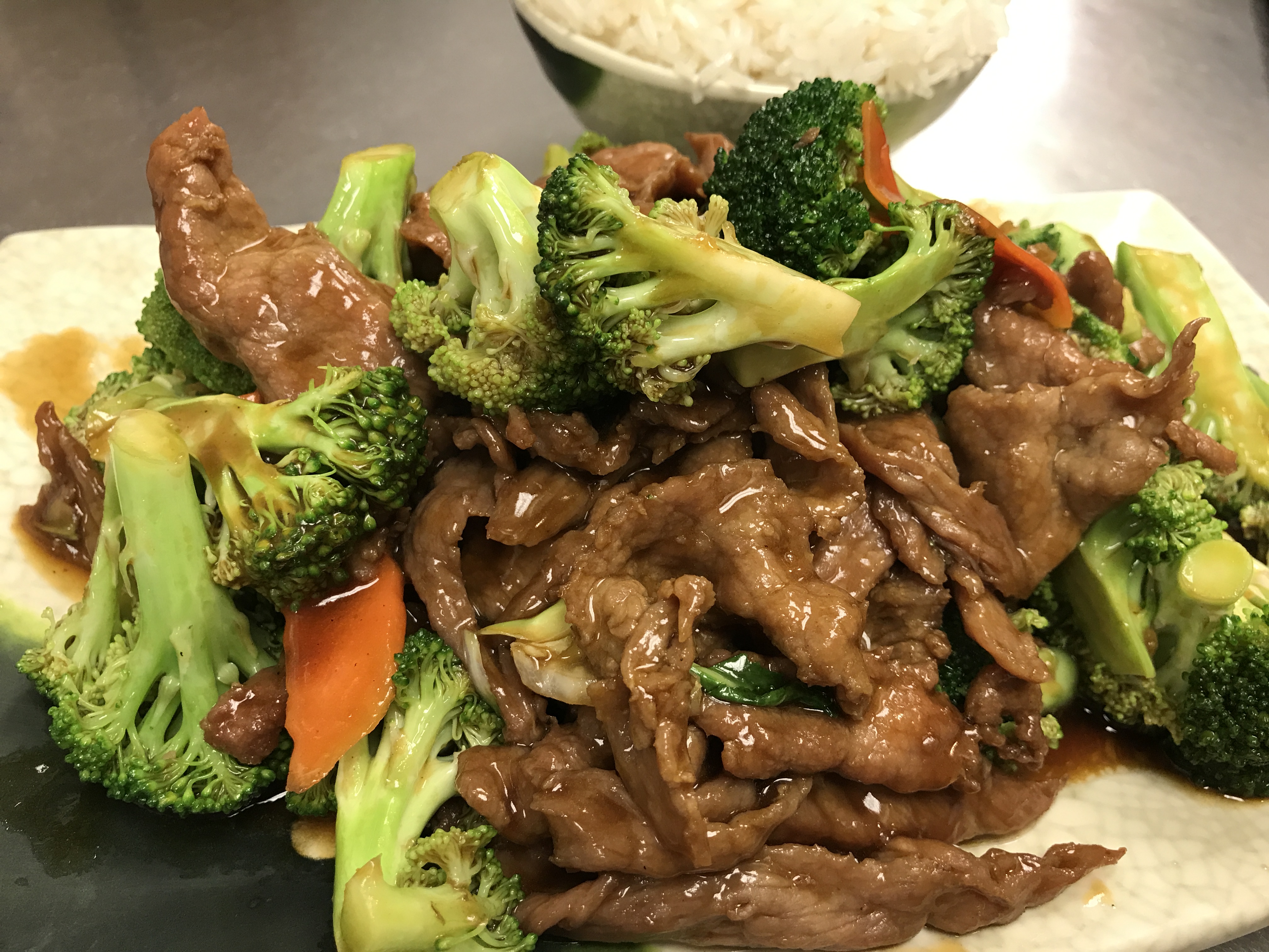 Order 70. Beef with Broccoli food online from East China store, Waterloo on bringmethat.com
