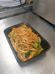 Order N02. 上海粗炒面 Shanghai Thick Fried Noodles food online from Shanghai Fresh store, Cambridge on bringmethat.com