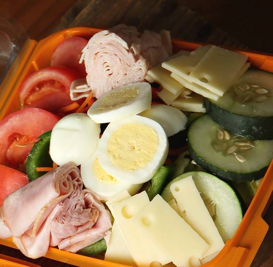 Order Chef Salad food online from Barry Bagels store, Toledo on bringmethat.com