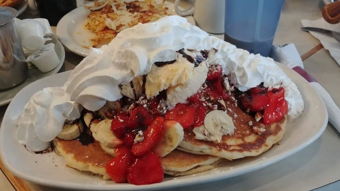 Order Fruit ＆ Nut Pancakes food online from Mothers Pancake House and Restaurant store, Aurora on bringmethat.com