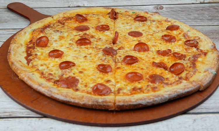 Order Pepperoni Pizza (Small) food online from Aces & Ales store, Las Vegas on bringmethat.com