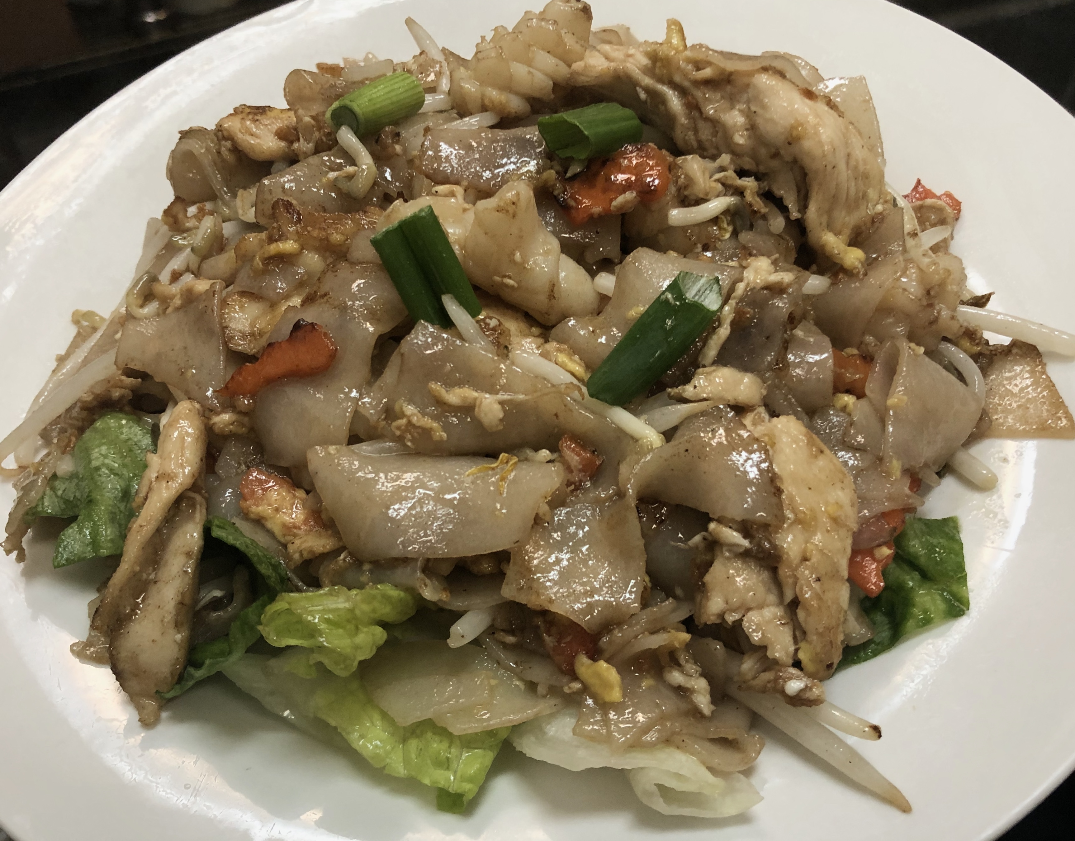 Order 59. Stir-Fried Chicken and Squid Noodle food online from Siam Bay Thai Cuisine store, El Segundo on bringmethat.com