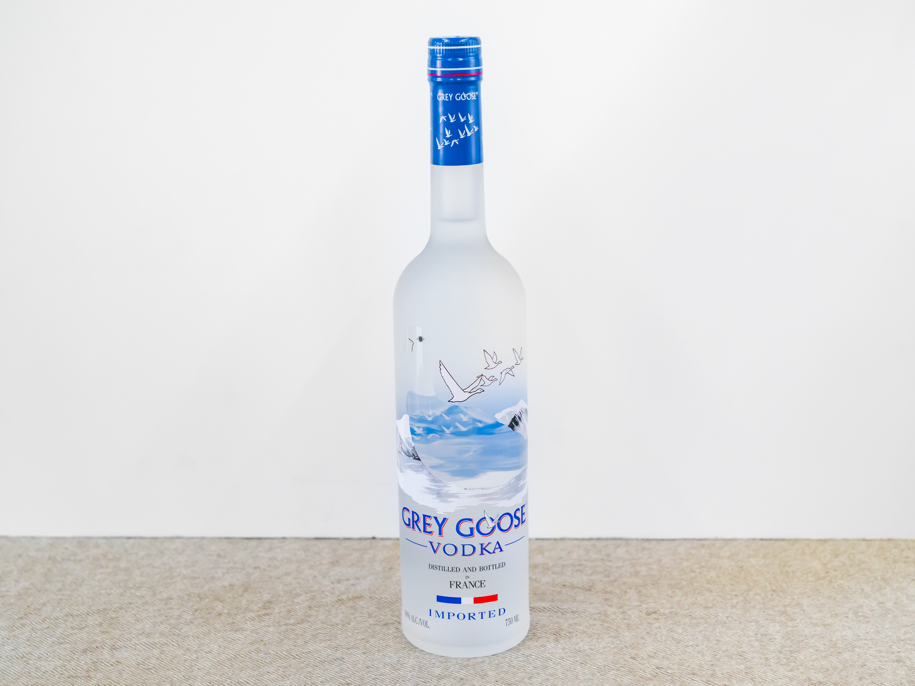 Order 750 ml Grey Goose Vodka  food online from Surfside Liquor store, Port Hueneme on bringmethat.com