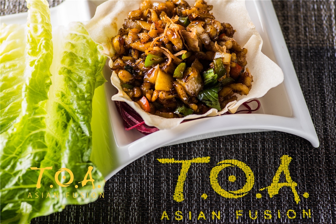 Order Thai Spiced Chicken Wrap food online from Toa Asian Fusion store, Farmingdale on bringmethat.com