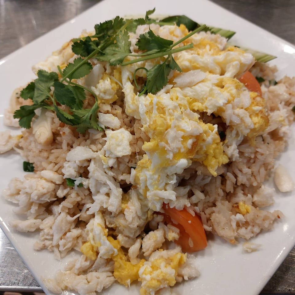 Order Crab Fried Rice food online from Issara Thai Cuisine store, Huntington Beach on bringmethat.com