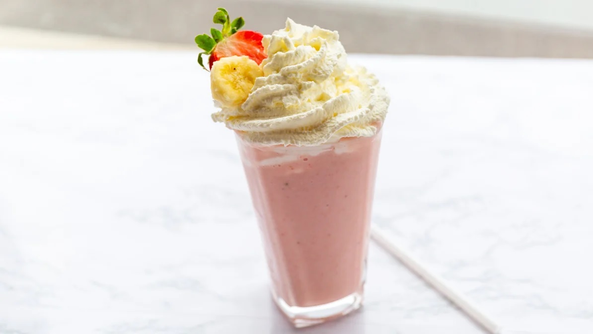 Order Strawberry Banana Smoothie food online from Larry Ii Restaurant store, Vineland on bringmethat.com