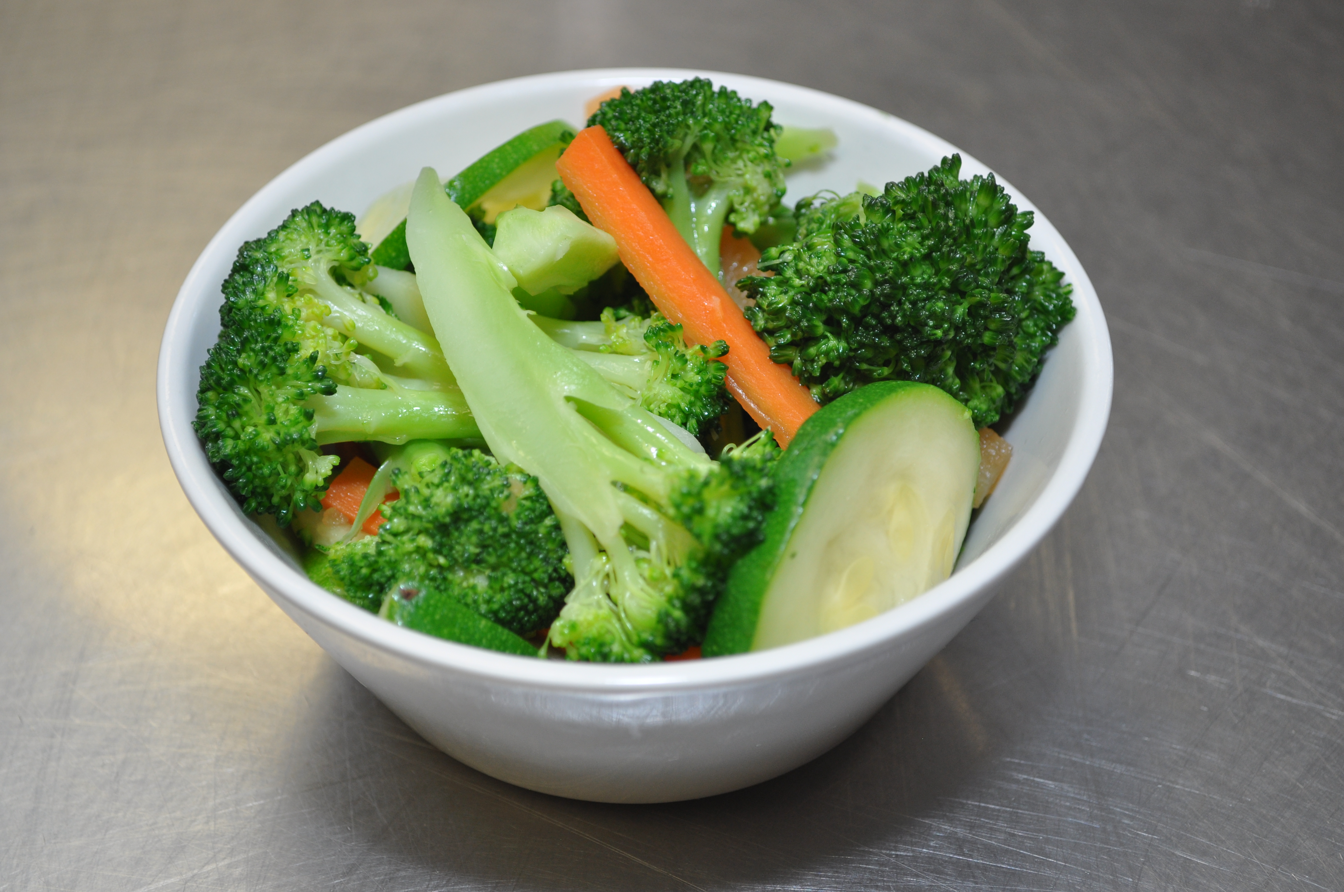 Order 8 oz. Mixed Veggies food online from King's Asian Chef store, Springfield on bringmethat.com