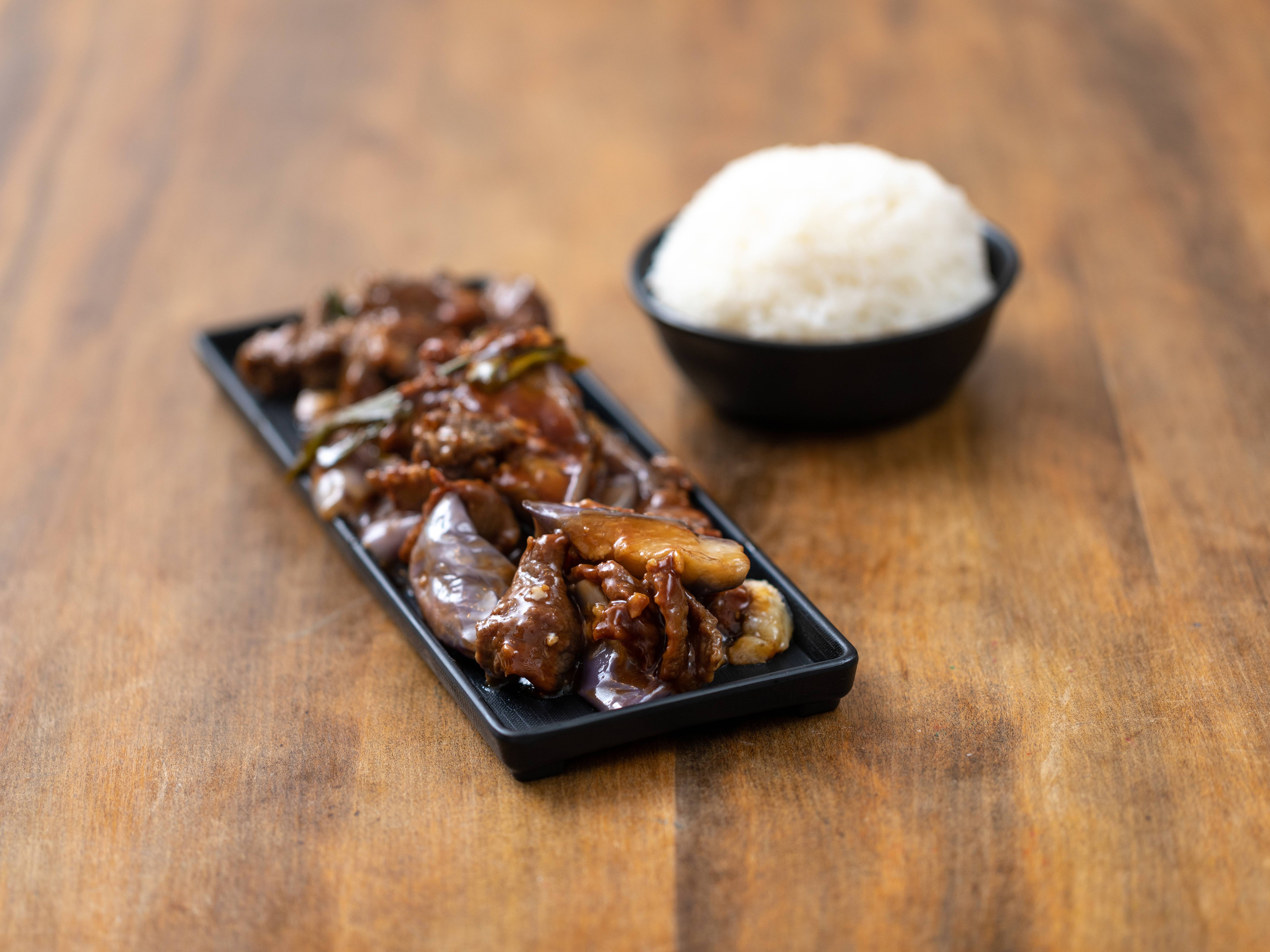 Order Beef with Eggplant food online from Young Chow Asian Restaurant & Sushi Bar store, Washington on bringmethat.com