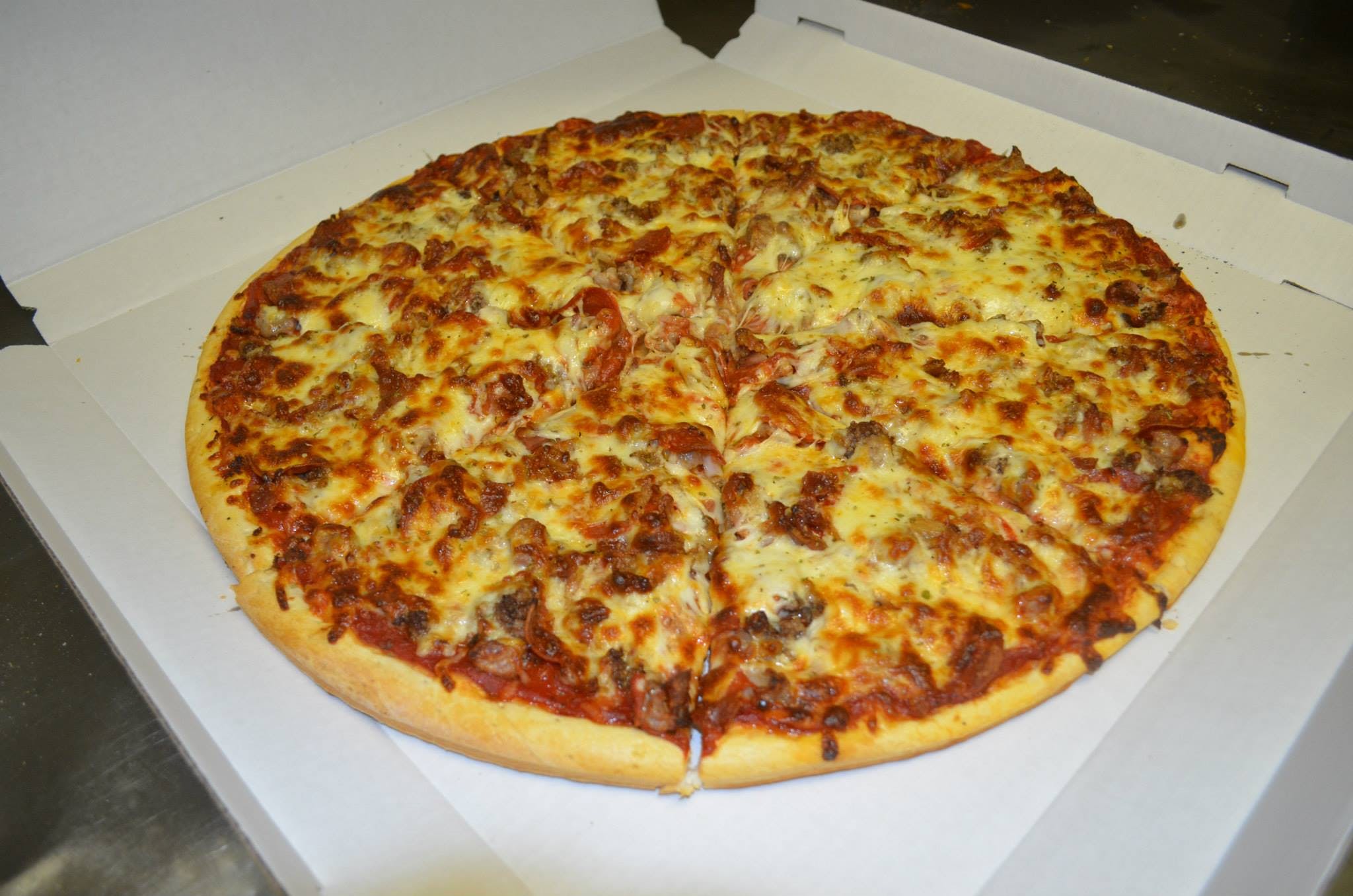 Order De Rango's Special Pizza - 10'' food online from De Rango Pizzeria store, South Milwaukee on bringmethat.com