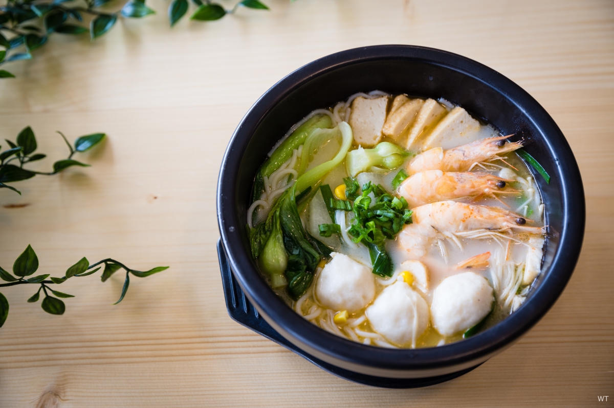 Order R18. Seafood Rice Noodles 海鲜冒菜火锅 food online from Ten Seconds store, Bellevue on bringmethat.com