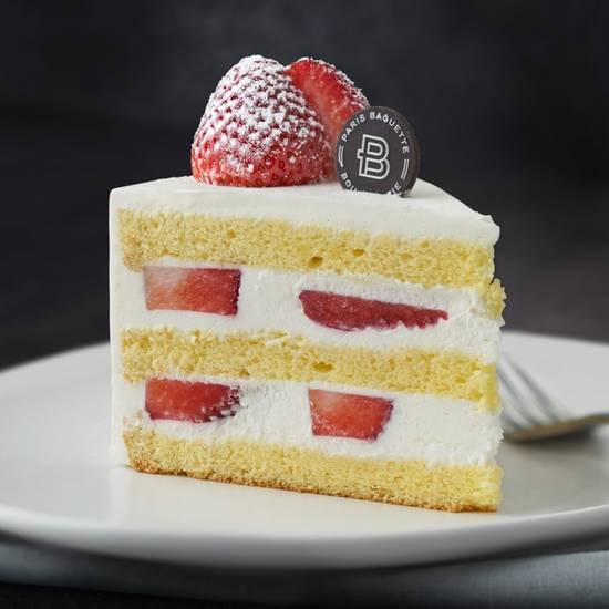 Order Strawberry Soft Cream Cake Slice food online from Paris Baguette store, Mountain View on bringmethat.com