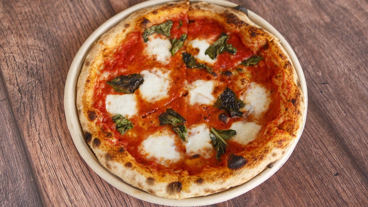 Order Margherita Pizza food online from Olio Wood Fire Pizzeria store, Los Angeles on bringmethat.com