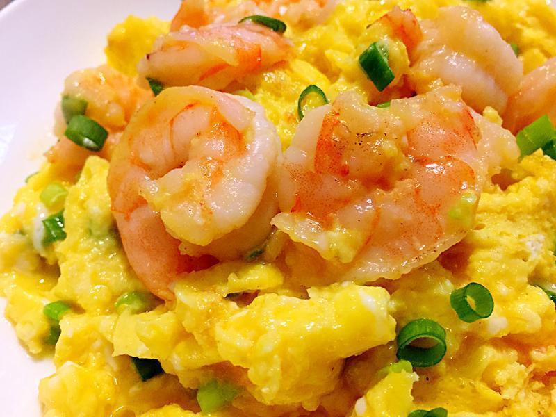 Order L12. Scramble Egg w. Baby Shrimps 滑蛋蝦仁 (午) food online from Szechuan Gourmet store, New York on bringmethat.com