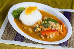 Order D5. Panang Curry food online from 3 Sisters store, Ephrata on bringmethat.com