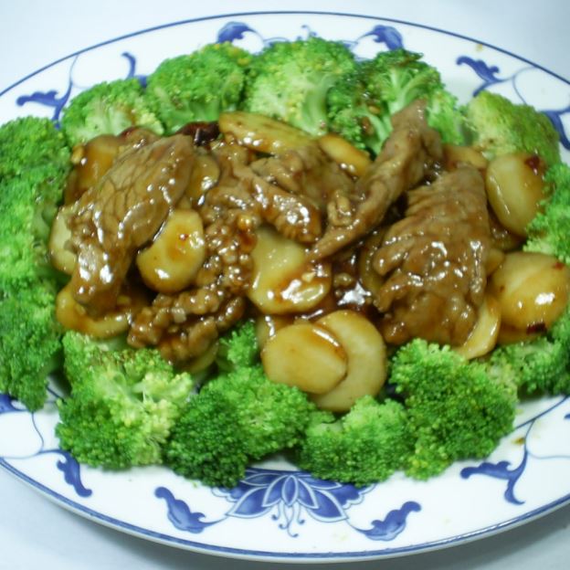 Order M41 Hunan Beef food online from Lia's Kitchen store, Lufkin on bringmethat.com