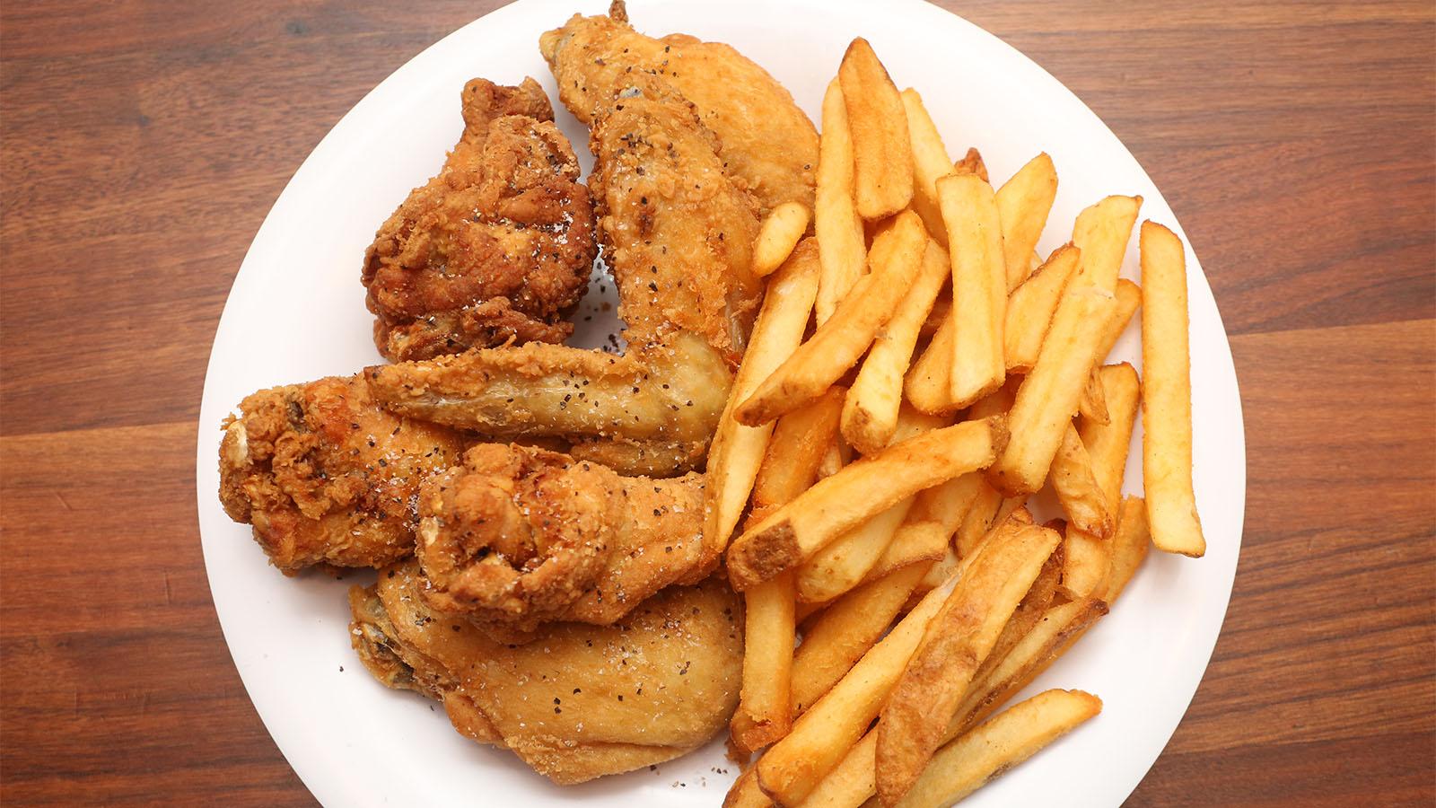 Order 6 wings + 1 side + 1 sauce food online from Poulette rotisserie chicken store, New York on bringmethat.com