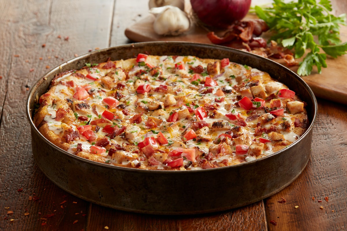 Order Chicken Bacon Ranch Pizza - Shareable food online from Bj Restaurant & Brewhouse store, Beavercreek on bringmethat.com