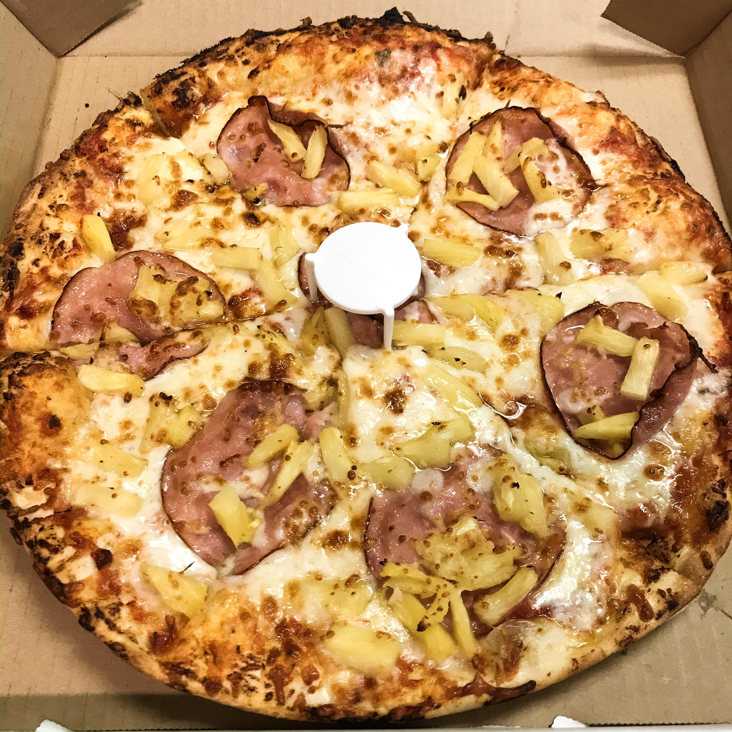 Order Hawaiian Pizza food online from Magnolia Pizza & Pasta store, Seattle on bringmethat.com
