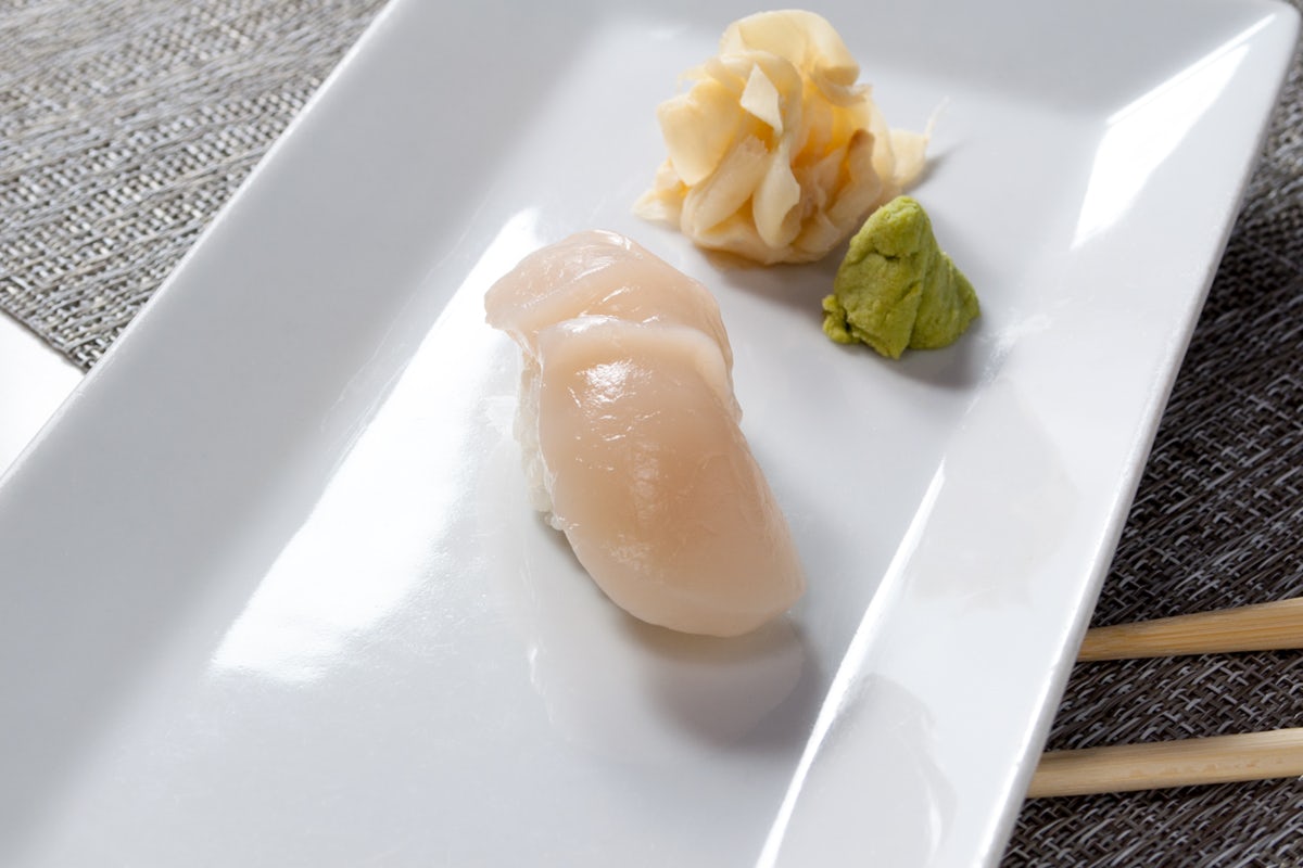 Order Scallop Sushi food online from Izumi Japanese Steak House & Sushi Bar store, Windsor Locks on bringmethat.com