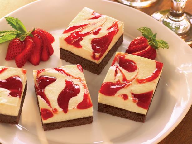 Order Strawberry Cheese Cake food online from SF Pizza store, San Francisco on bringmethat.com