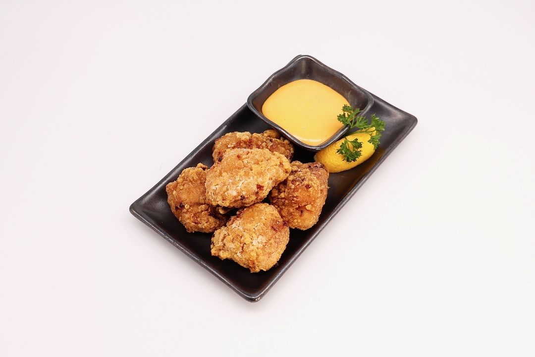 Order Chicken Karaage food online from Kizuki Ramen & Izakaya store, Chicago on bringmethat.com