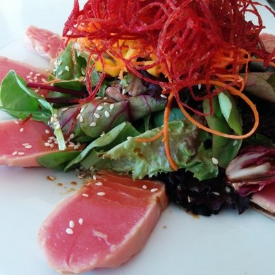 Order Tuna Tataki Salad food online from Anantra Thai Restaurant store, Woodland Hills on bringmethat.com