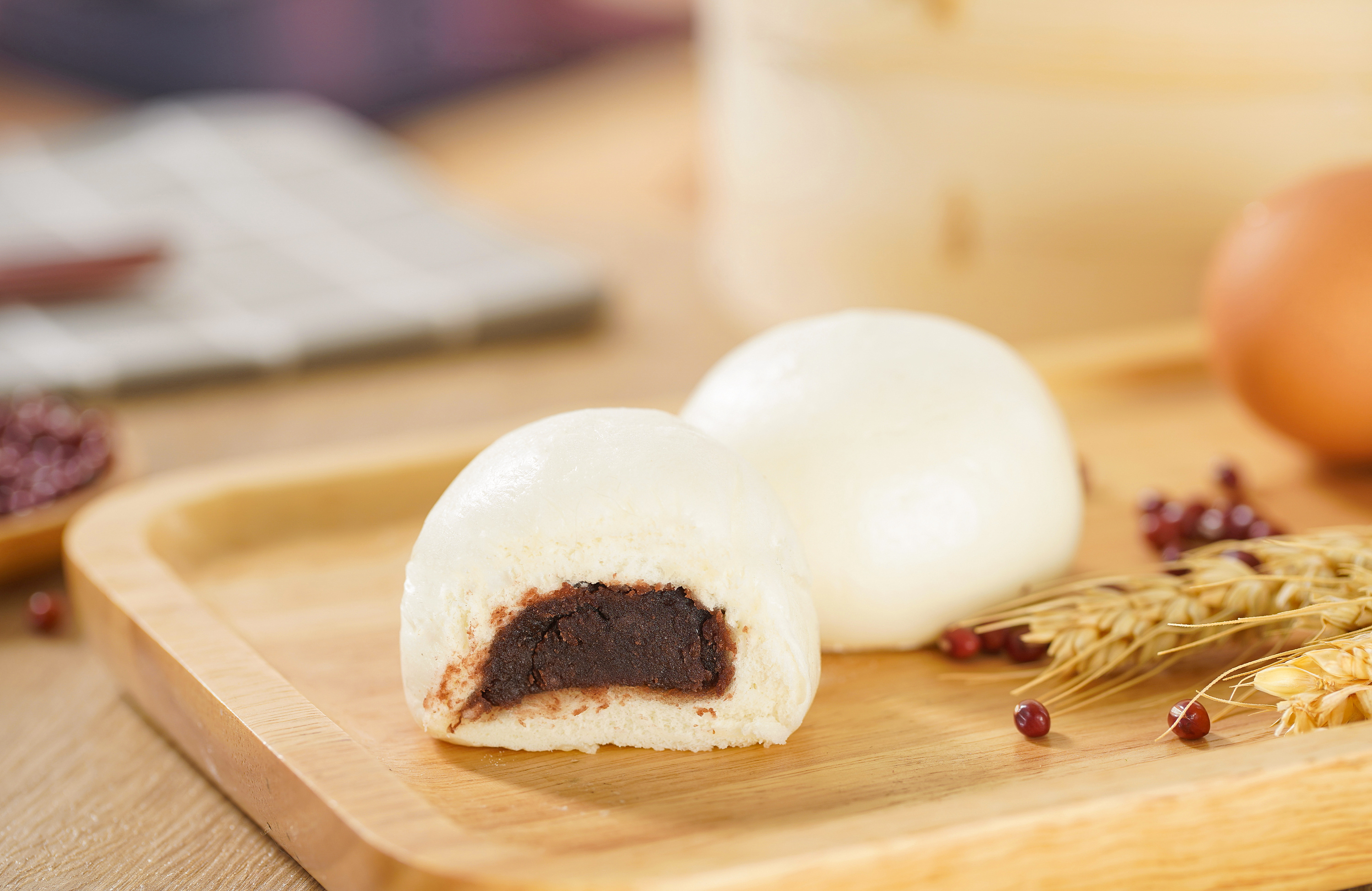 Order H2. Steamed Red Bean Paste Bun food online from Northern Cafe store, Irvine on bringmethat.com