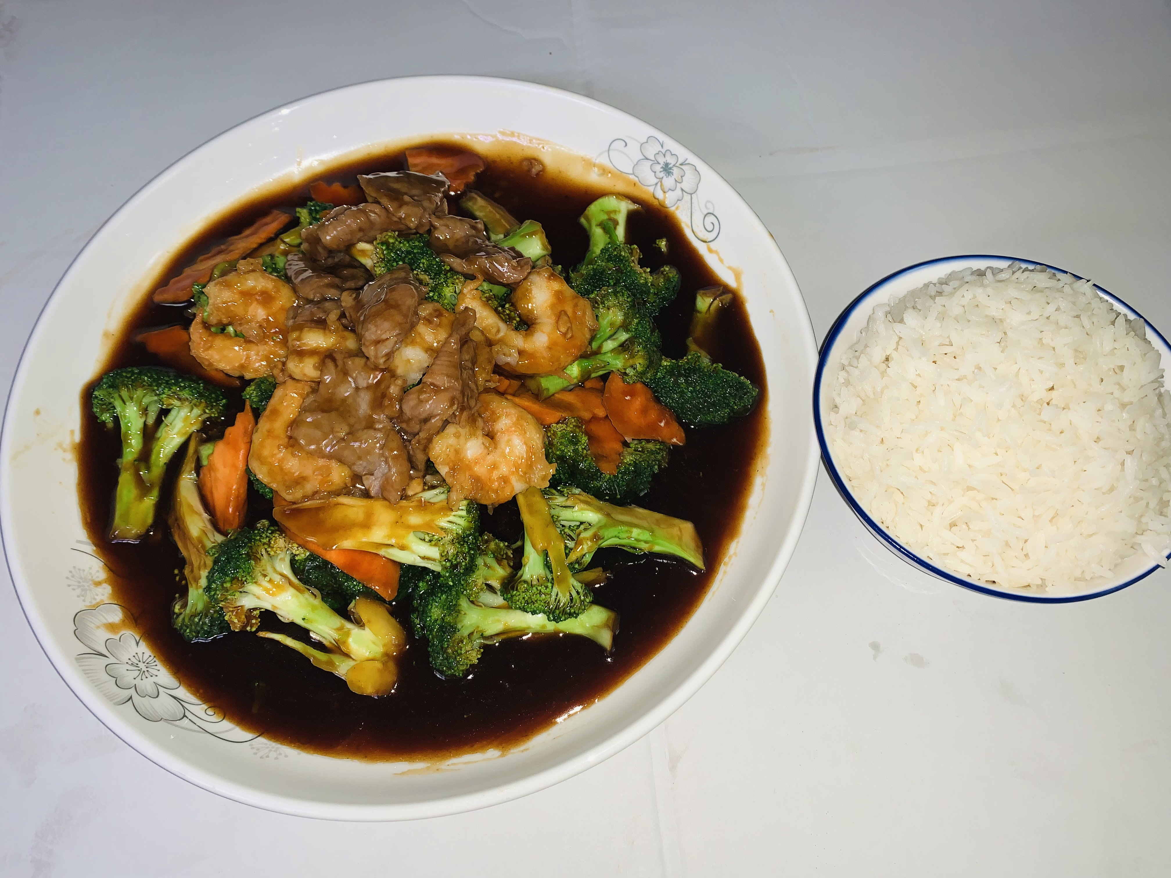 Order H16. Shrimp and Beef with Broccoli 虾和牛芥蓝 food online from Hai Sun Chinese Restrnt store, Brooklyn on bringmethat.com