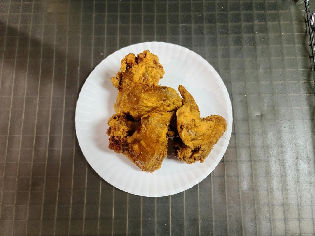 Order Fried Chicken Wings (3 pcs) food online from China King store, Florissant on bringmethat.com
