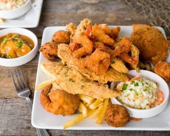 Order Don's Seafood Platter food online from Don's Seafood Hut store, Metairie on bringmethat.com