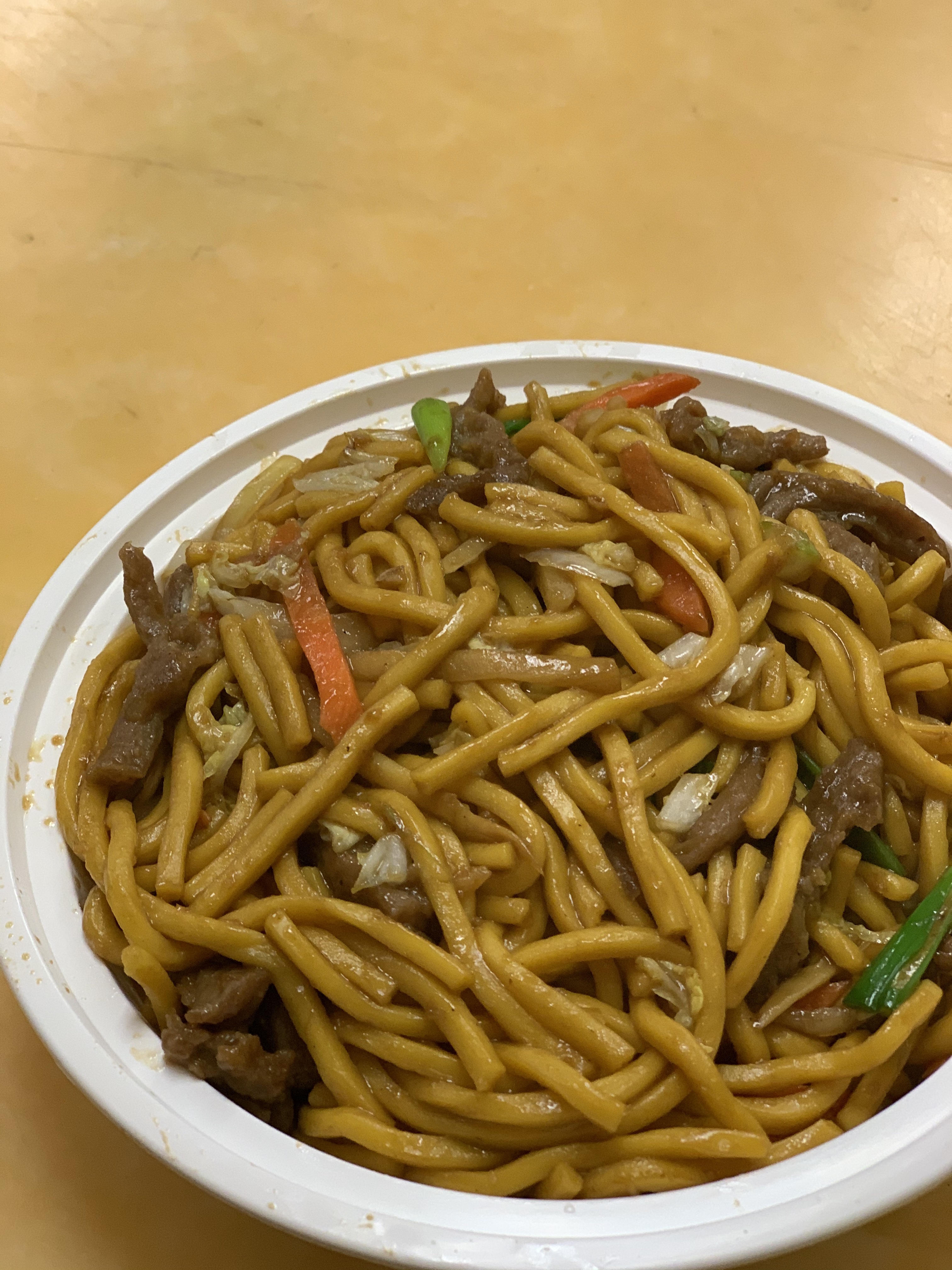 Order 42. Beef Lo Mein 牛捞面 food online from Sheng Garden Chinese Restaurant store, Teaneck on bringmethat.com