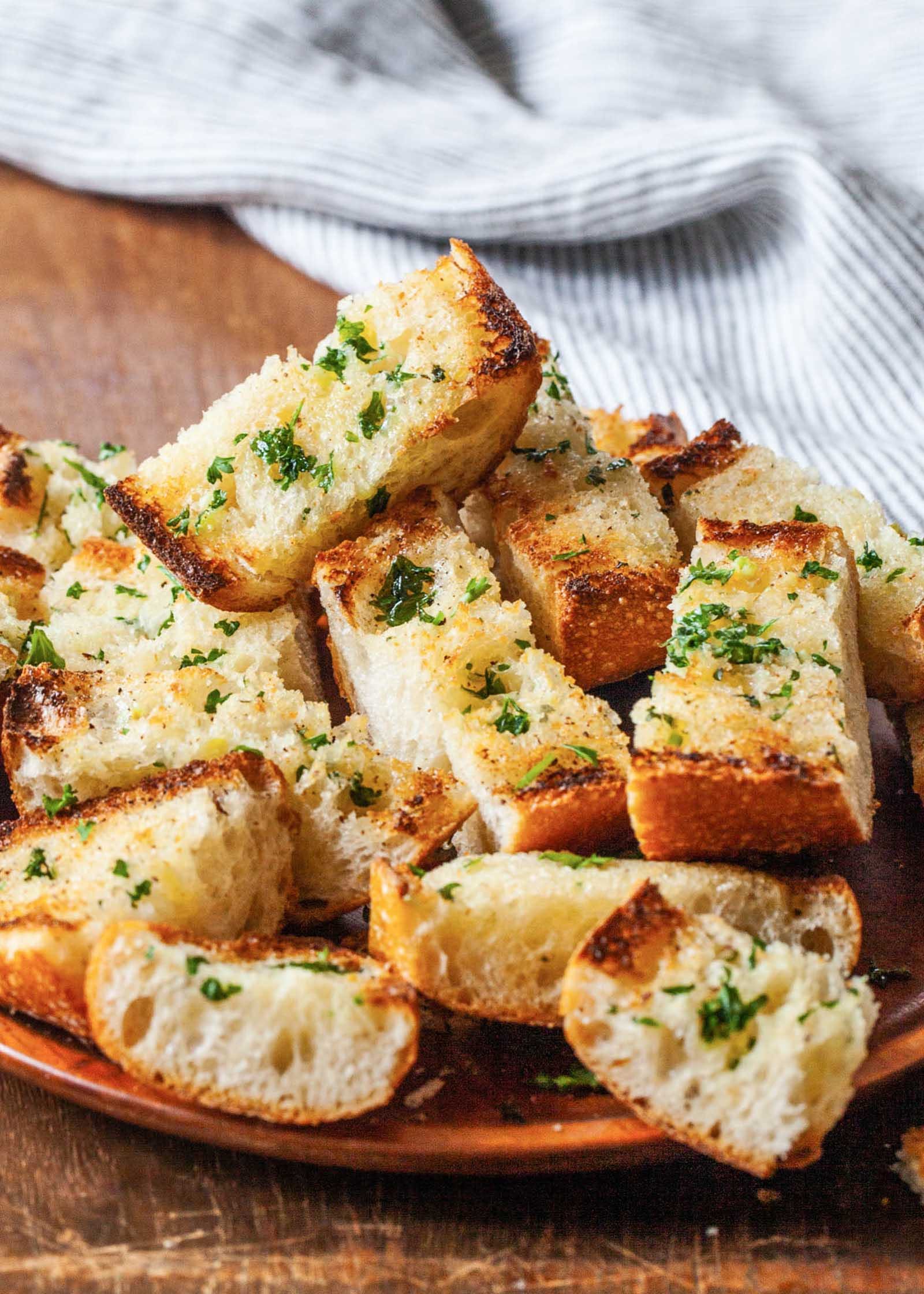 Order Garlic Bread - Side food online from Henry's Pizzeria store, East Windsor on bringmethat.com