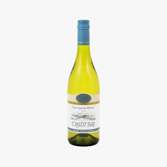 Order Oyster Bay Sauvignon Blanc food online from Goodie Liquor And Wine store, Santa Monica on bringmethat.com