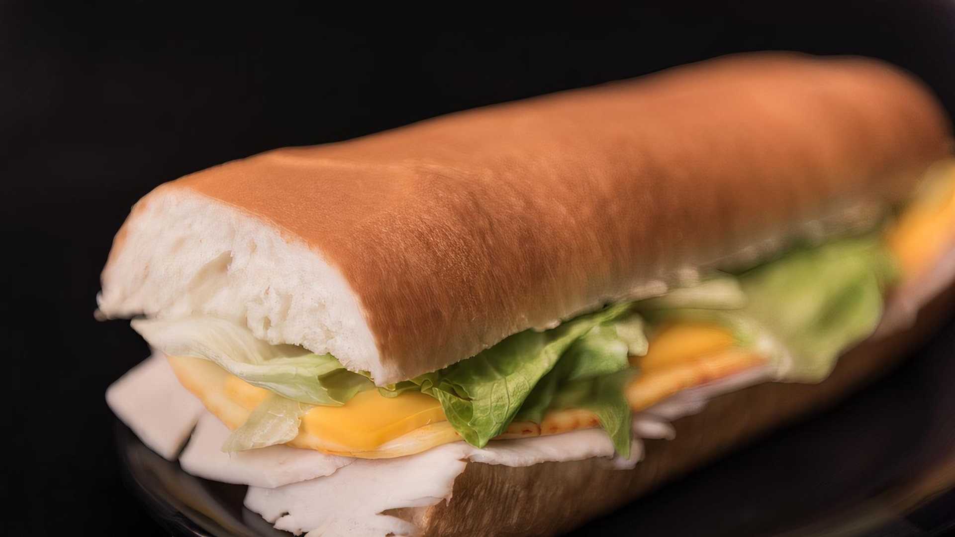 Order Half Turkey Torpedo Sandwich food online from Peoria Lagondola Leonardo store, Peoria on bringmethat.com