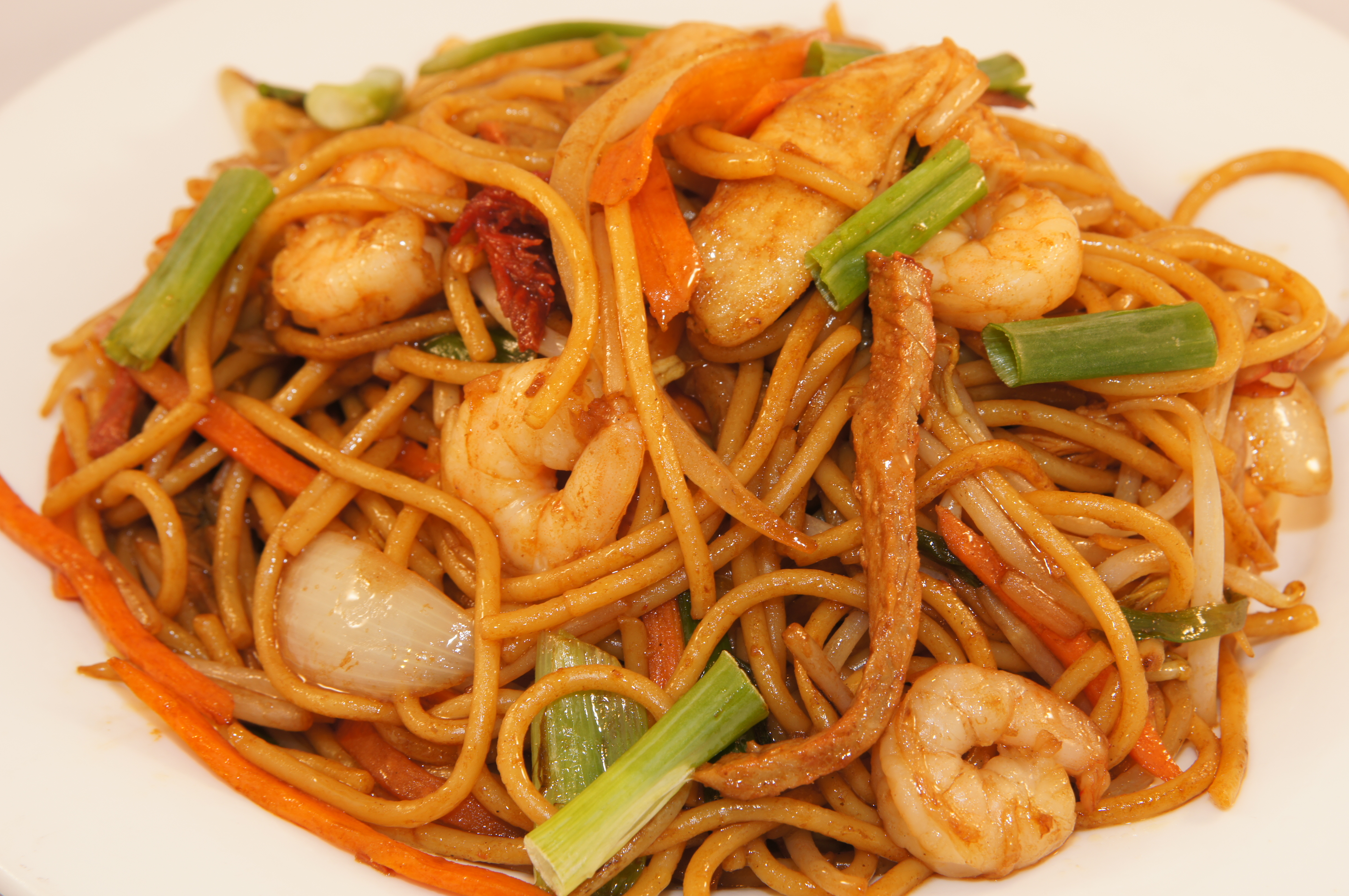Order  F6. House Special Lo Mein Noodle food online from Ginger Wok store, Houston on bringmethat.com