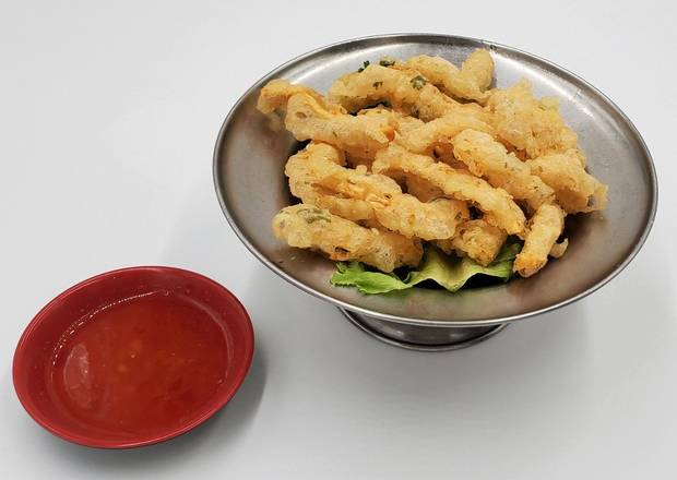 Order 107 Crispy Spice Calamari 鱿鱼圈 food online from 8000 Miles store, Roselle on bringmethat.com