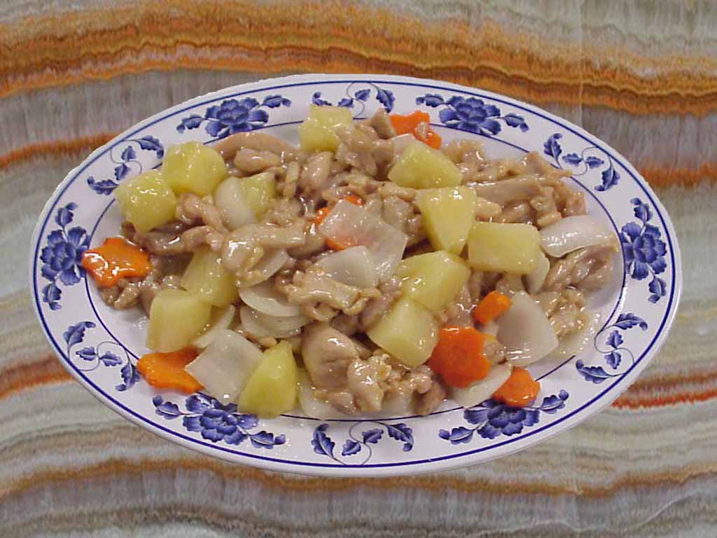 Order 606. Chicken with Pineapple and Onion food online from San Sun store, San Francisco on bringmethat.com