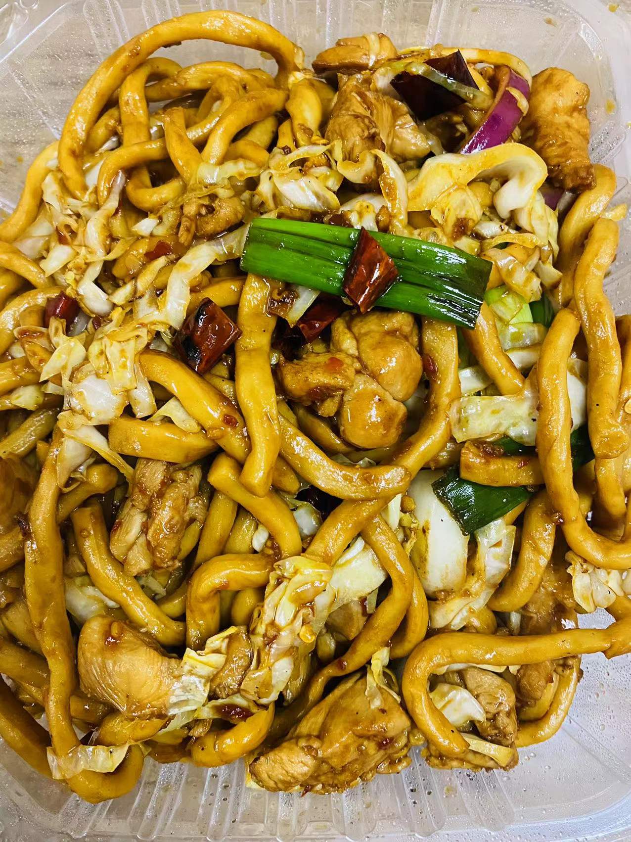 Order Stir Fried Mongolian Chicken Noodles蒙古雞肉炒粗麵 food online from Dim Sum Club store, San Francisco on bringmethat.com
