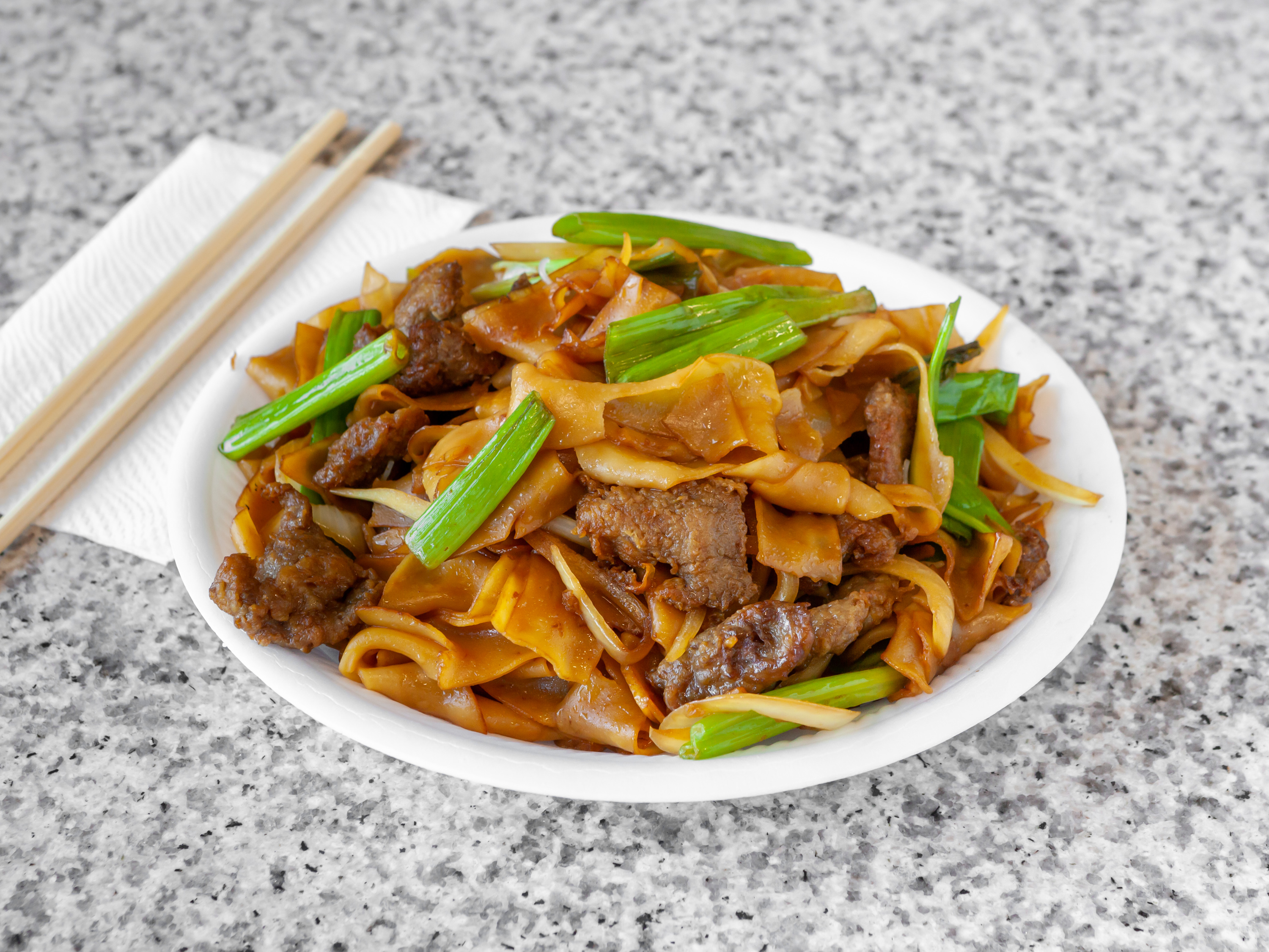 Order Beef Noodles food online from Little Beijing store, Los Angeles on bringmethat.com