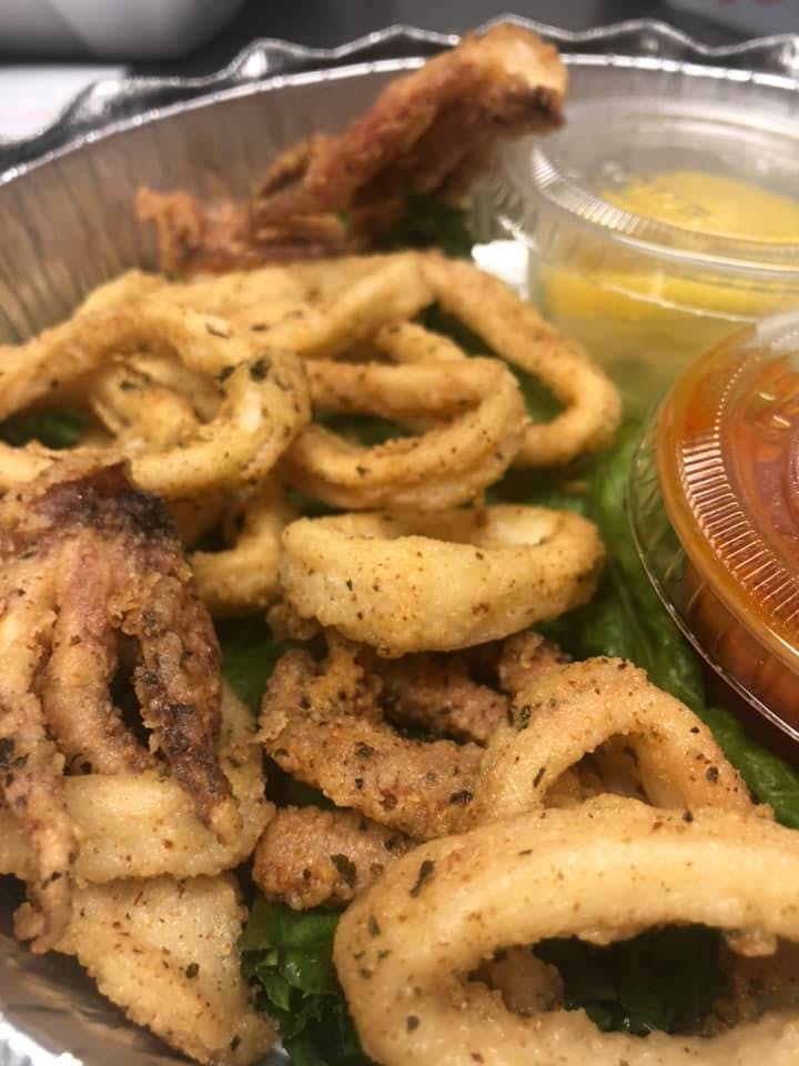 Order Onion Rings - Appetizer food online from Fontana Pizza & Grill store, Exton on bringmethat.com