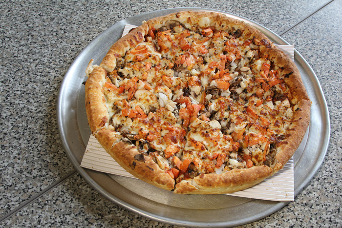 Order Garlic Chicken Pizza food online from Chicago Pizza store, San Leandro on bringmethat.com