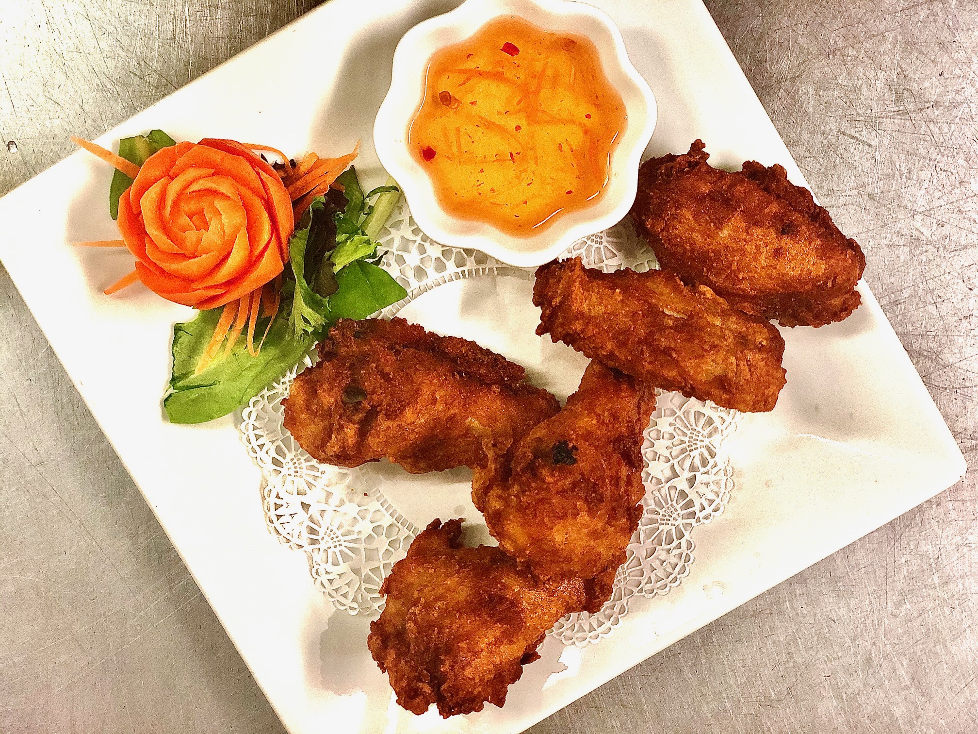 Order Crispy Wings food online from Yoong Tong Thai Restaurant store, Northborough on bringmethat.com