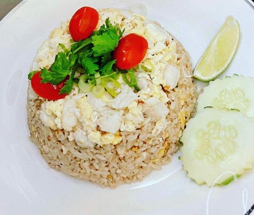Order 44. Crabmeat Fried Rice food online from Thai V Express store, New York on bringmethat.com