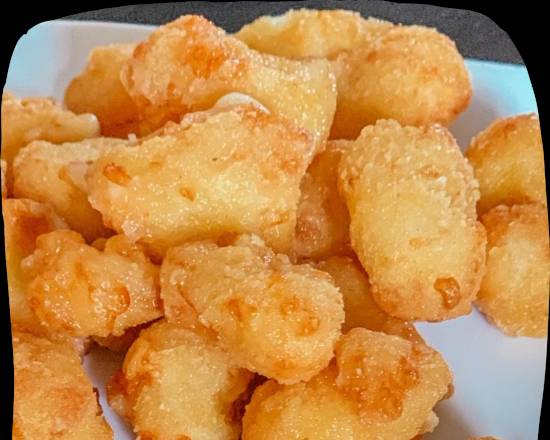 Order Cheese Curds food online from The Copper Top store, Oak Lawn on bringmethat.com