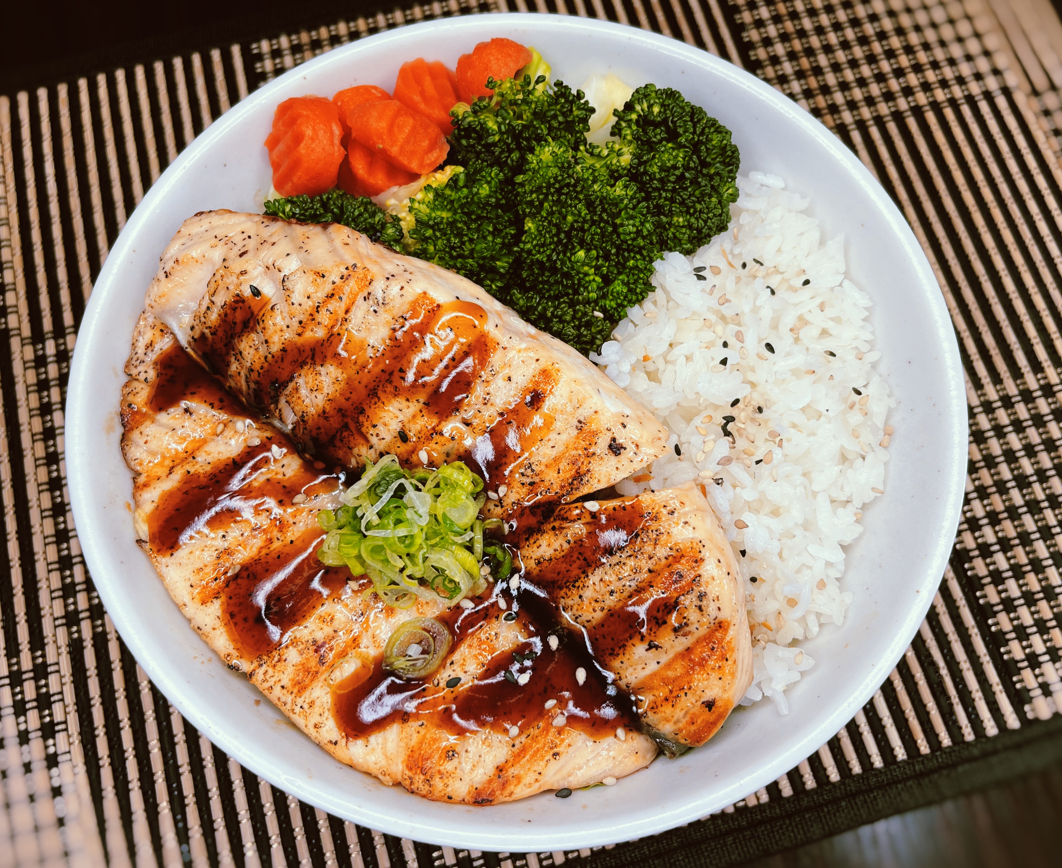 Order 3. Salmon Teriyaki Bowl food online from Sushien store, Carson on bringmethat.com
