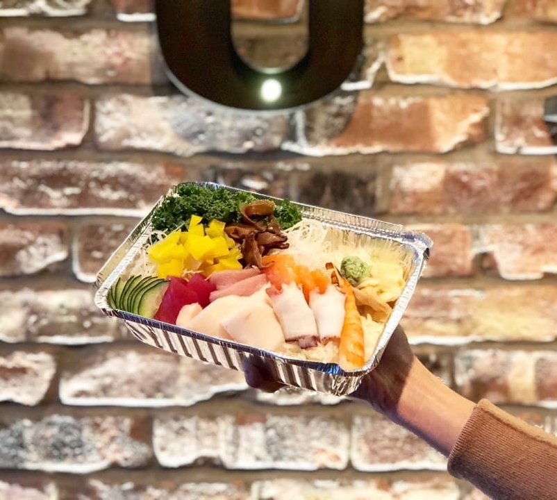 Order Chirashi Bowl food online from Tanuki sushi store, Chicago on bringmethat.com